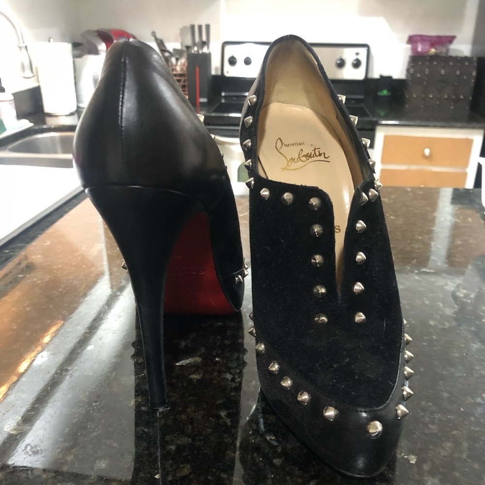 Christian Louboutin
Black Astraqueen 120 Size 8